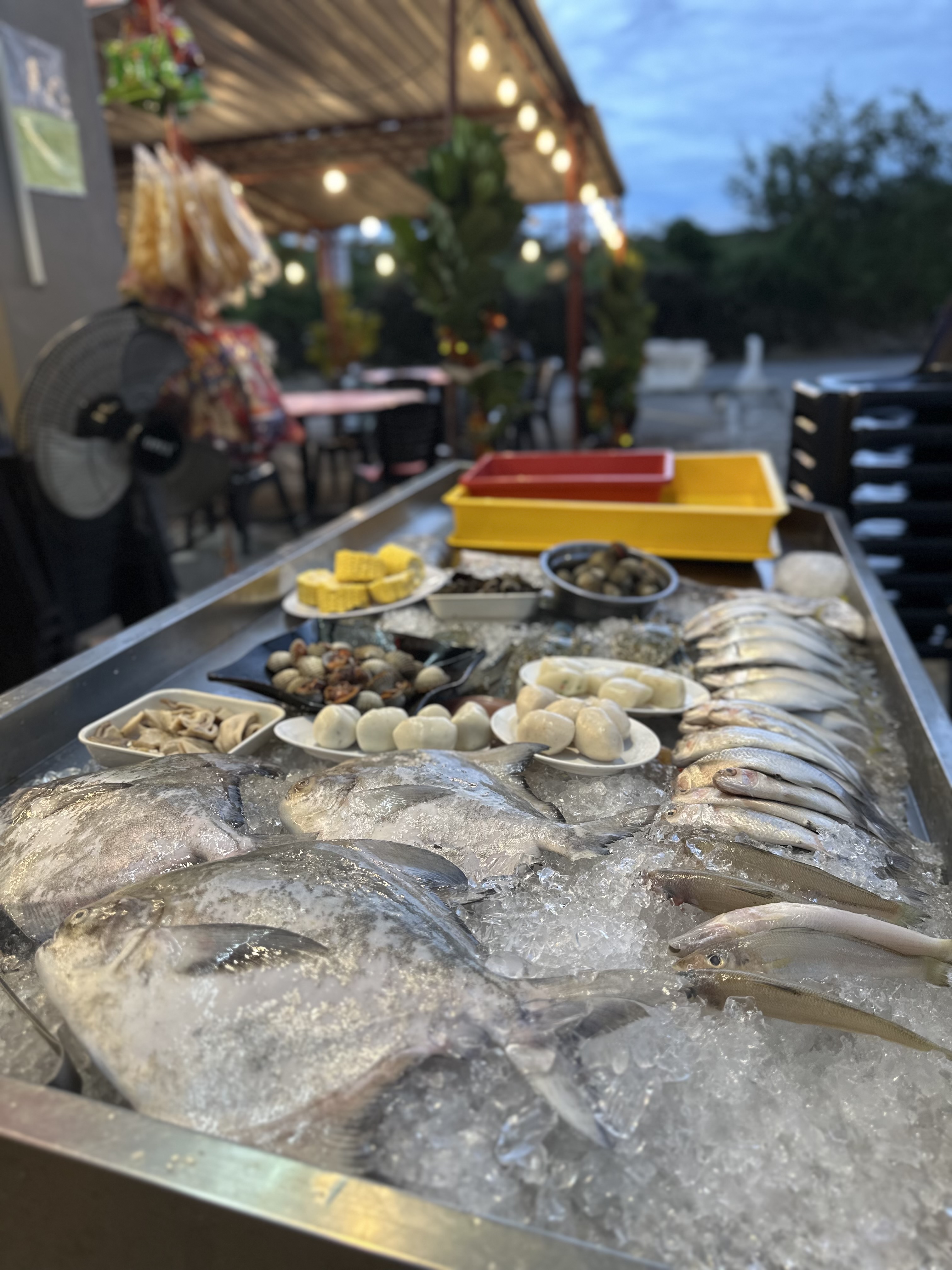 Yi Guo Xiang Charcoal Steamboat  一锅香鱼头火锅 — Environment, Bukit Mertajam, Pulau Pinang