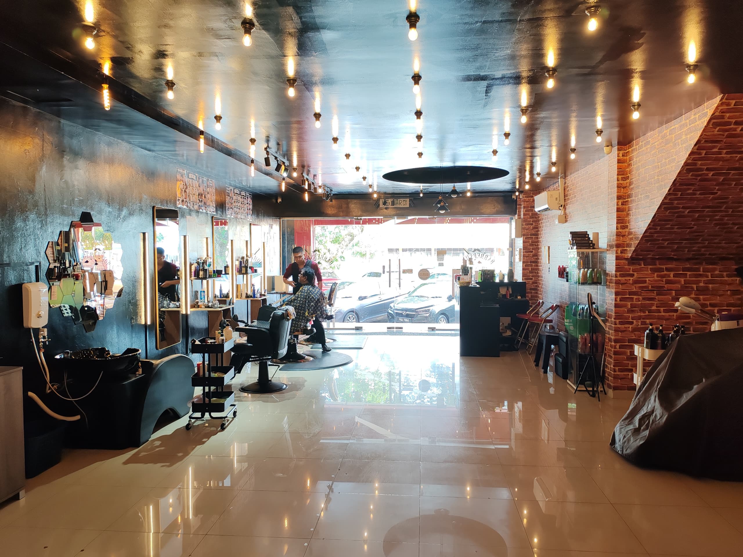 GVS PREMIUM BARBERSHOP — Environment, BUTTERWORTH, Pulau Pinang