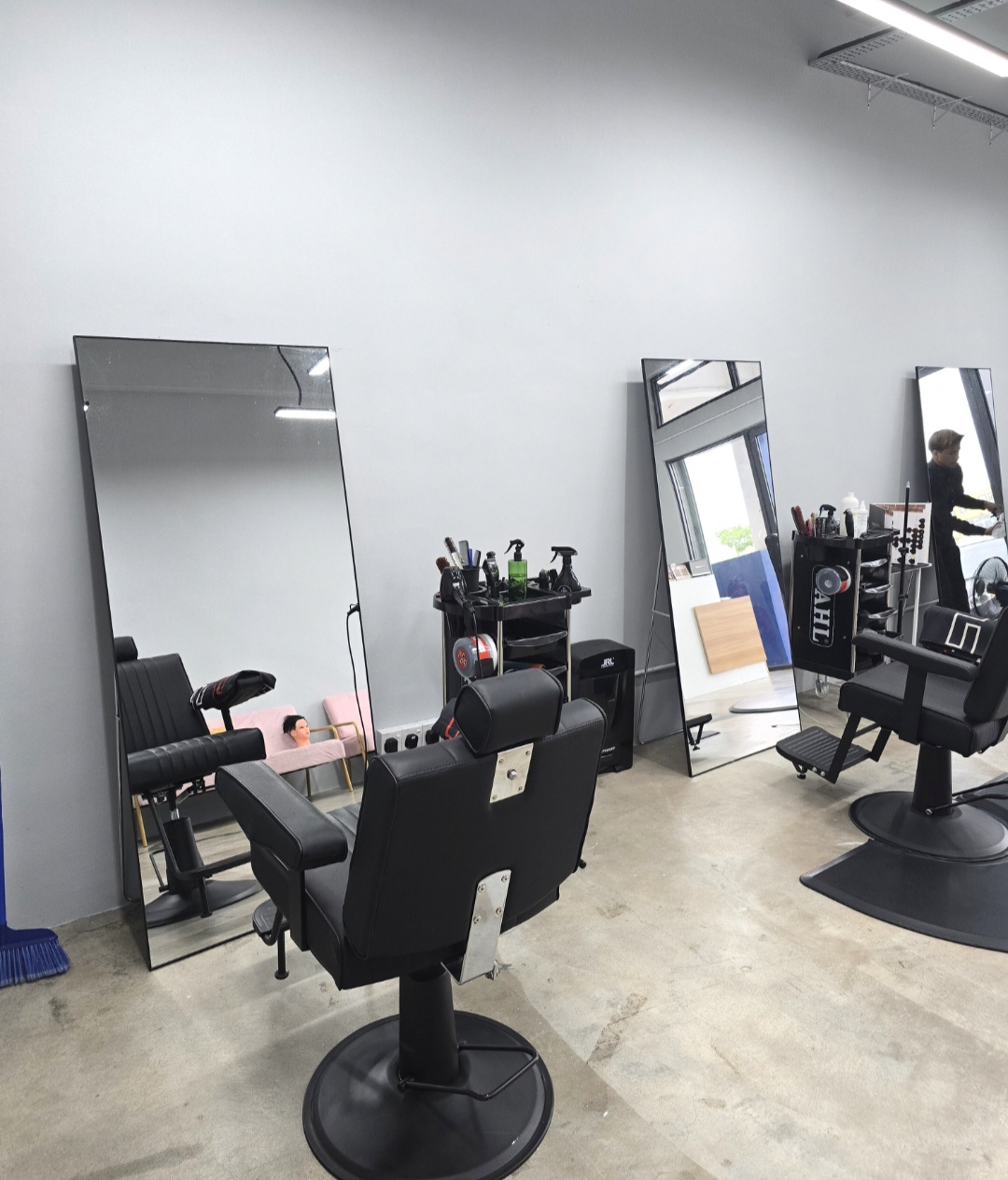 DQ BARBER & SALOON — Environment, TASEK GELUGOR, Pulau Pinang