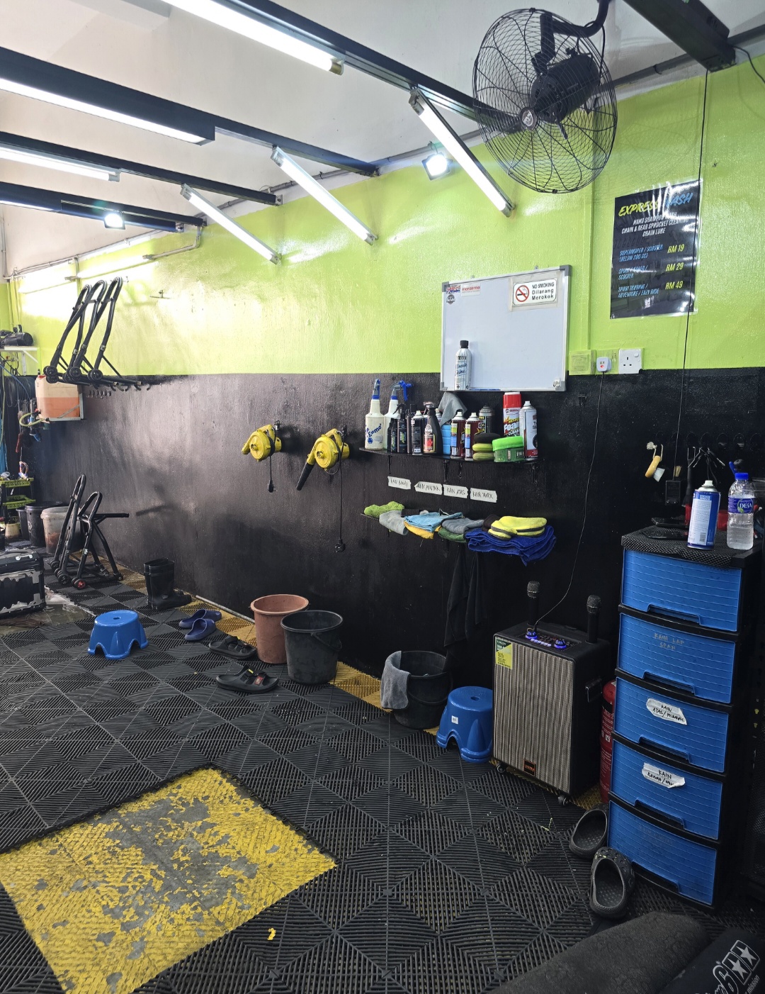 BROWANS BIKE SPA & CAR DETAILING — Food, KEPALA BATAS, Pulau Pinang