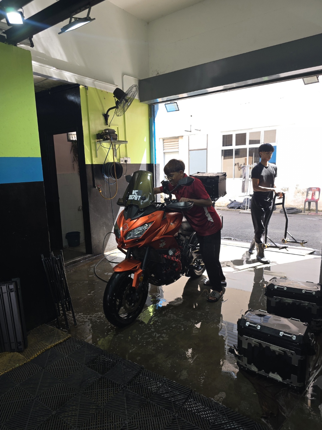 BROWANS BIKE SPA & CAR DETAILING — Food, KEPALA BATAS, Pulau Pinang