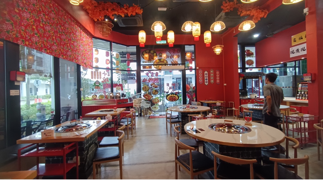 东北雪乡铁锅炖 Xue Xiang iron Pot Sdn.Bhd.东北妞烧烤 — Environment, Simpang Ampat, Pulau Pinang