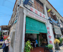 PENANG ROAD FAMOUS JIN KOR CHAR KUEY TEOW 檳榔律驰名仁哥炒粿條 — Environment, George Town, Pulau Pinang