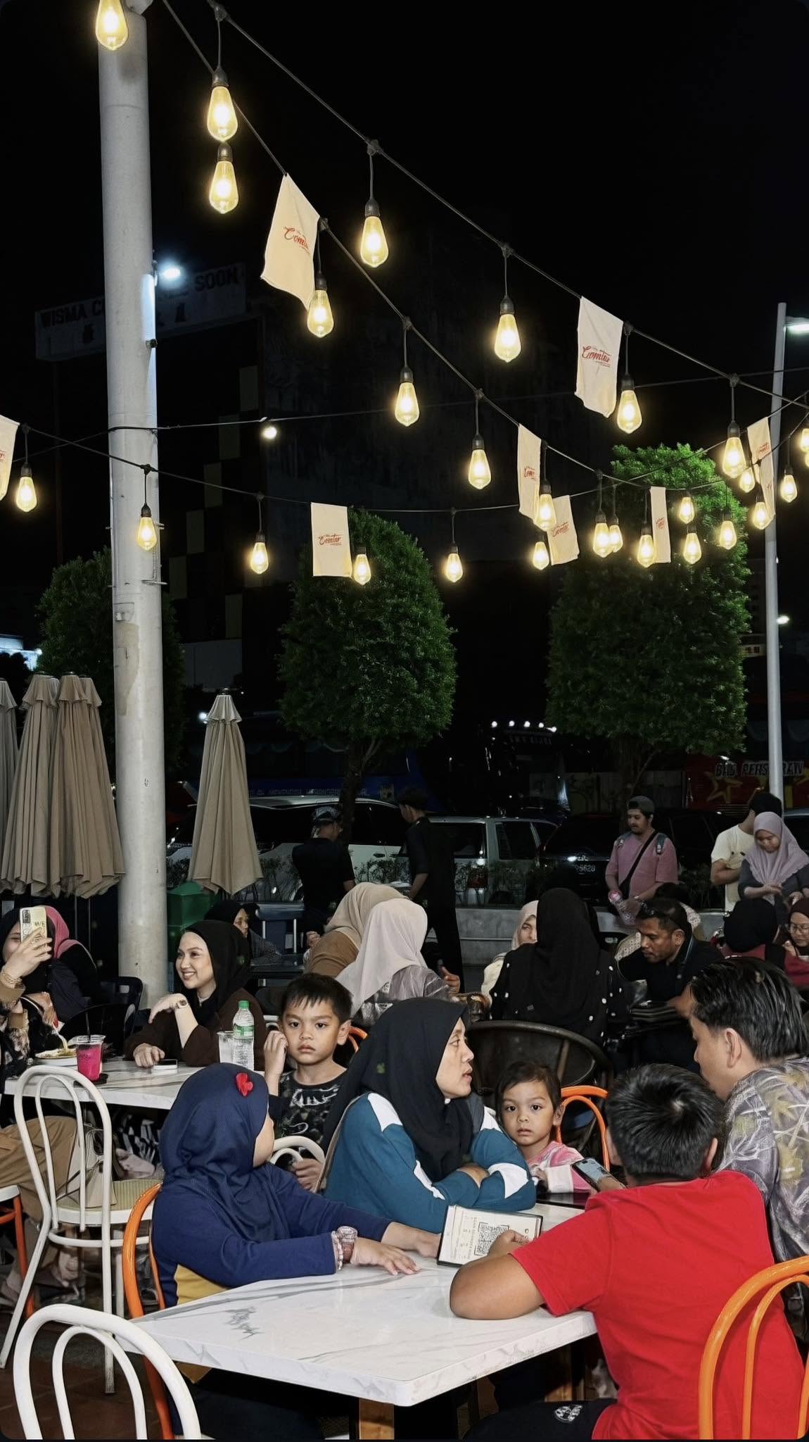 Donna Bistro @ Com-Tar — Environment, George Town, Pulau Pinang