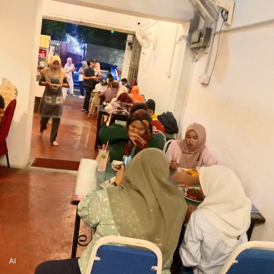 MekTii Tomyam & Kengsom — Environment, George Town, Pulau Pinang