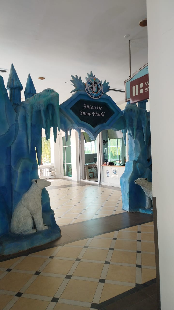 Antarctic Snow World — Environment, Tanjung Tokong, Pulau Pinang