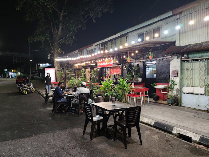 The Gunners Burger & Cafe — Environment, George Town, Pulau Pinang