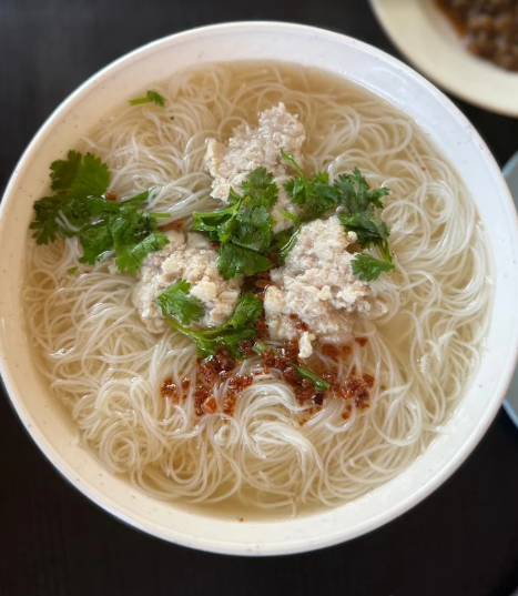 Herriot Makanan Fish Bihun. 7条路（炒/煮）米粉面食. — Food, George Town, Pulau Pinang