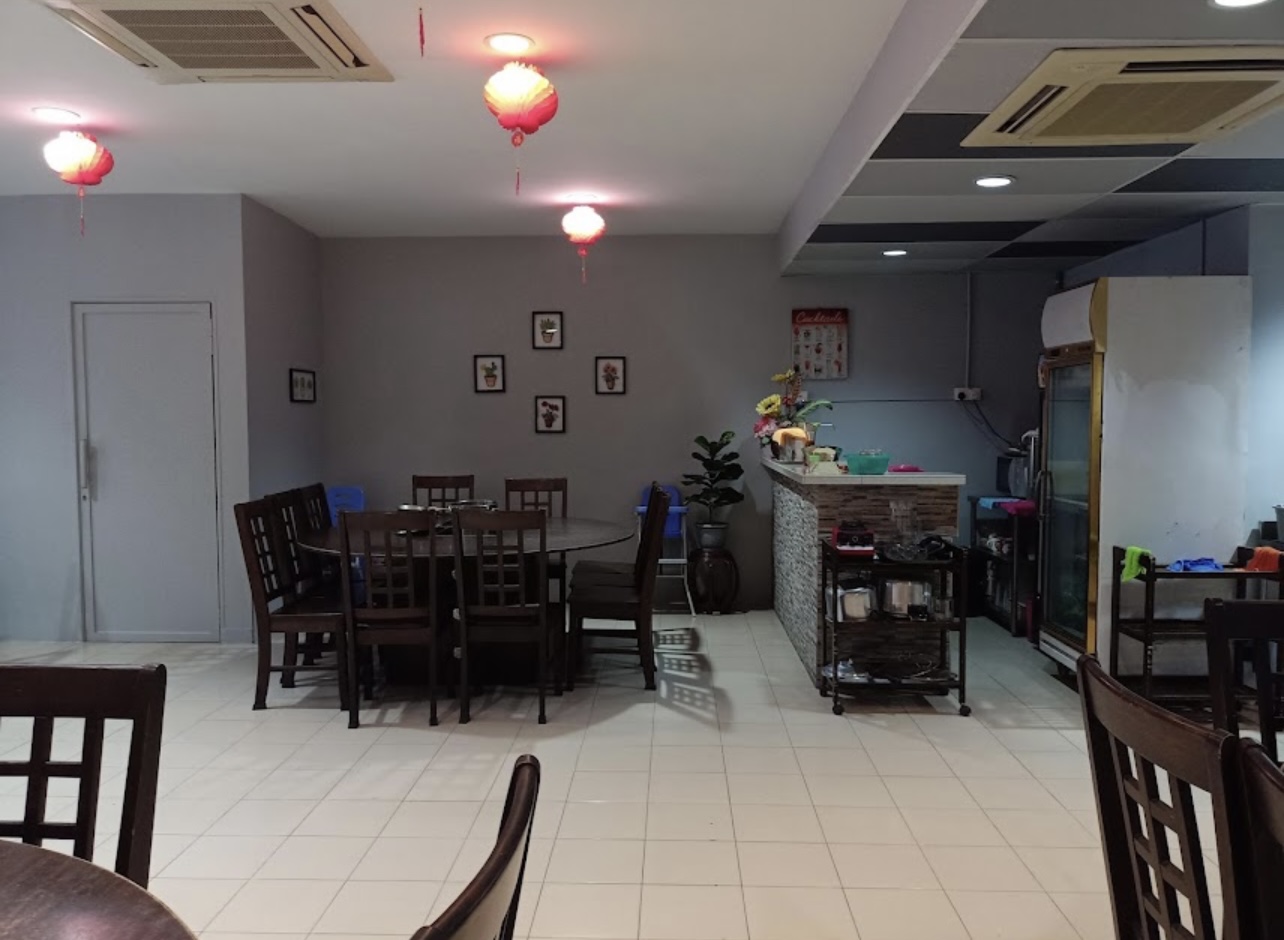 Sawara Claypot Steamboat 䲠火锅 — Environment, George Town, Pulau Pinang