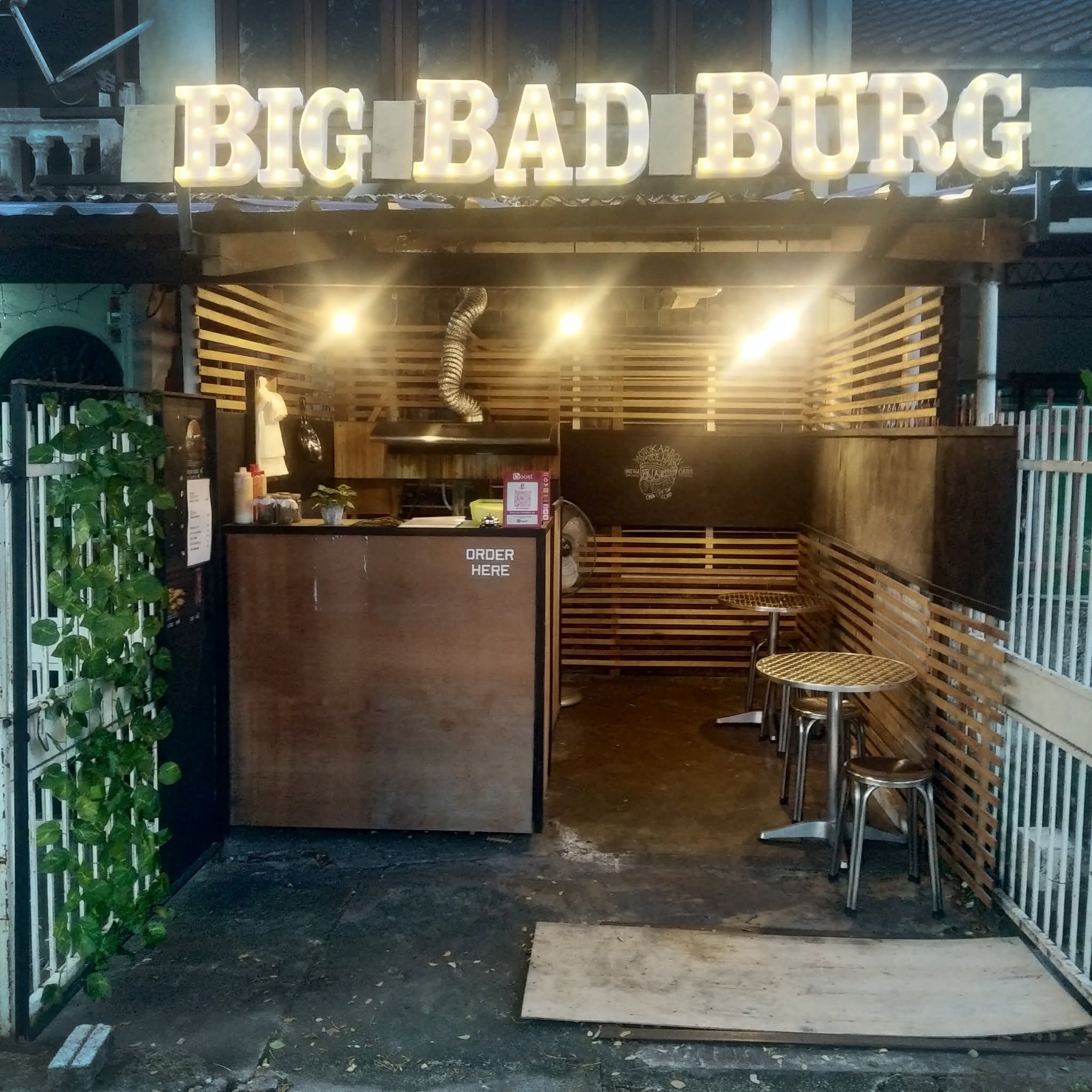 Big Bad Burg — Environment, Ayer Itam, Pulau Pinang