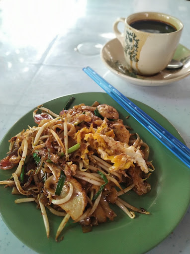 Charcoal Fried Kway Teow at Lai Yip Yuen — Food, George Town, Pulau Pinang