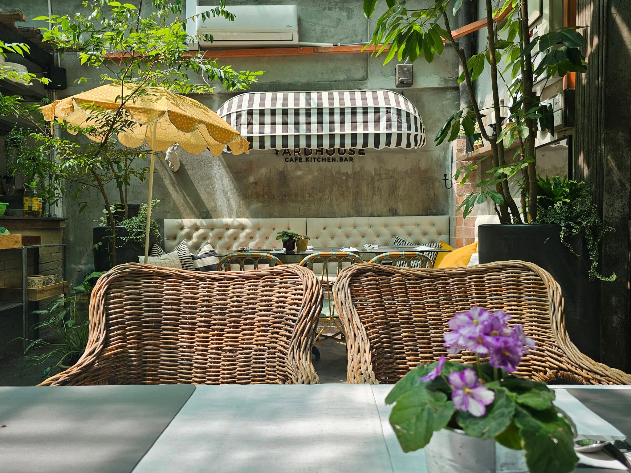 The YardHouse Restaurant Cafe & Bar — Environment, George Town, Pulau Pinang