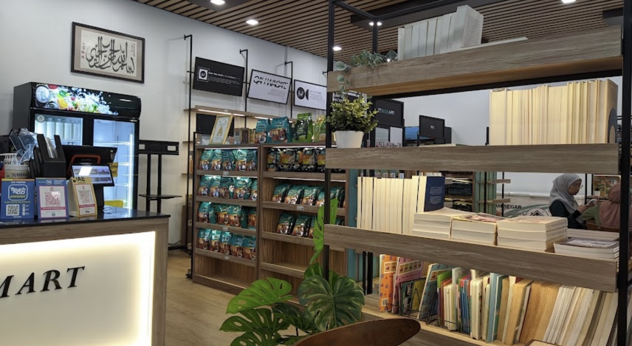 QAHWA CAFE & AL HADDAD MART — Environment, Kepala Batas, Pulau Pinang