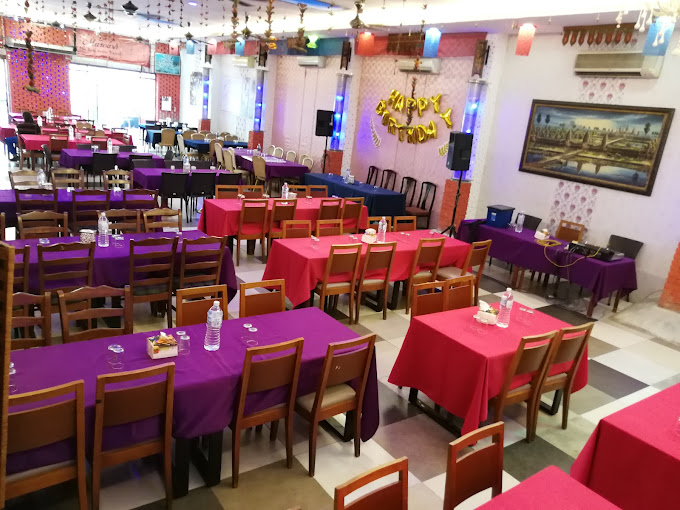 Palace d'India / Maroush — Environment, George Town, Pulau Pinang