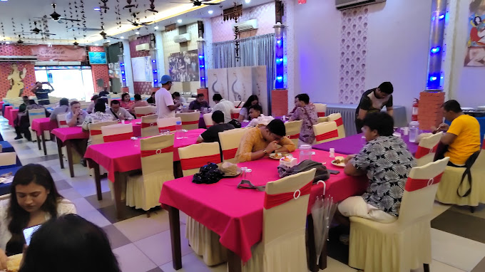 Palace d'India / Maroush — Environment, George Town, Pulau Pinang