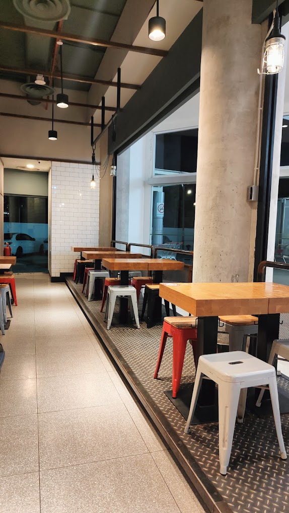 4Fingers Crispy Chicken Gurney Paragon — Environment, George Town, Pulau Pinang