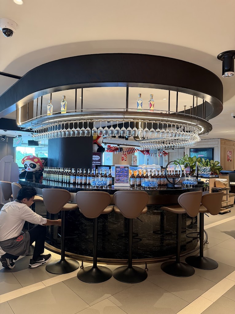 Haidilao Hot Pot — Environment, George Town, Pulau Pinang