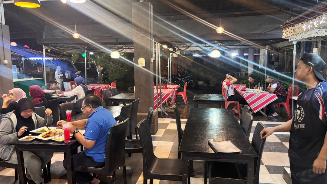 AA Man Cafe — Environment, Permatang Pauh, Pulau Pinang