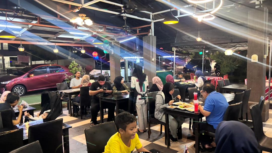 AA Man Cafe — Environment, Permatang Pauh, Pulau Pinang