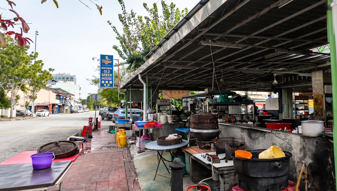 老青屋明记肉骨茶 Old Green House Beng Kee Bak Kut Teh — Environment, George Town, Pulau Pinang