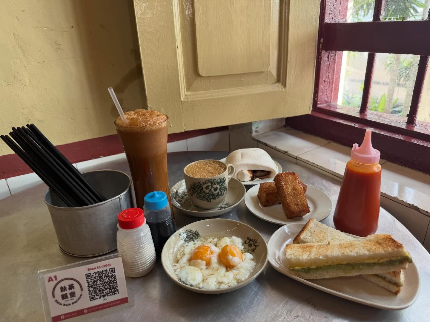 Khim Kuih Kopitiam (Hutton Lane Branch) — Food, George Town, Pulau Pinang