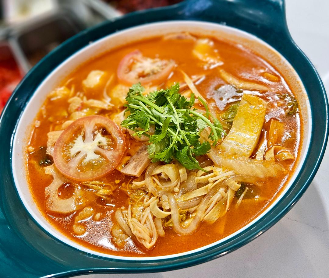 酸小七酸汤鱼Sour Little 7 (Penang - Sunshine Central) — Food, Ayer Itam, Pulau Pinang