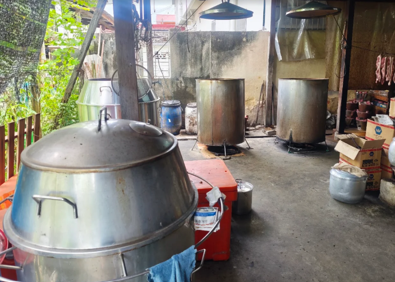 Ah Moi Kau Roast Duck Porridge Rice 亚九鸭粥 Permatang Tinggi — Environment, Bukit Mertajam, Pulau Pinang