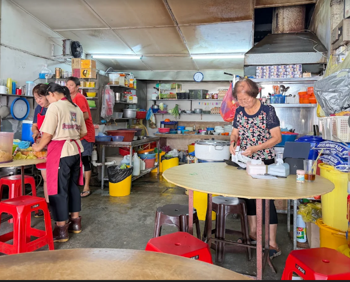 Heng Lee Restaurant 兴利饭店 — Environment, Bukit Mertajam, Pulau Pinang
