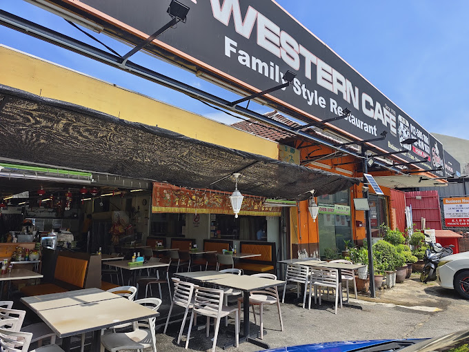 LK Western Food — Environment, Ayer Itam, Pulau Pinang