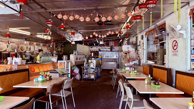 LK Western Food — Environment, Ayer Itam, Pulau Pinang