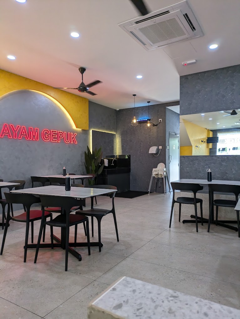 Ayam Gepuk Top Global Perda — Environment, Bukit Mertajam, Pulau Pinang
