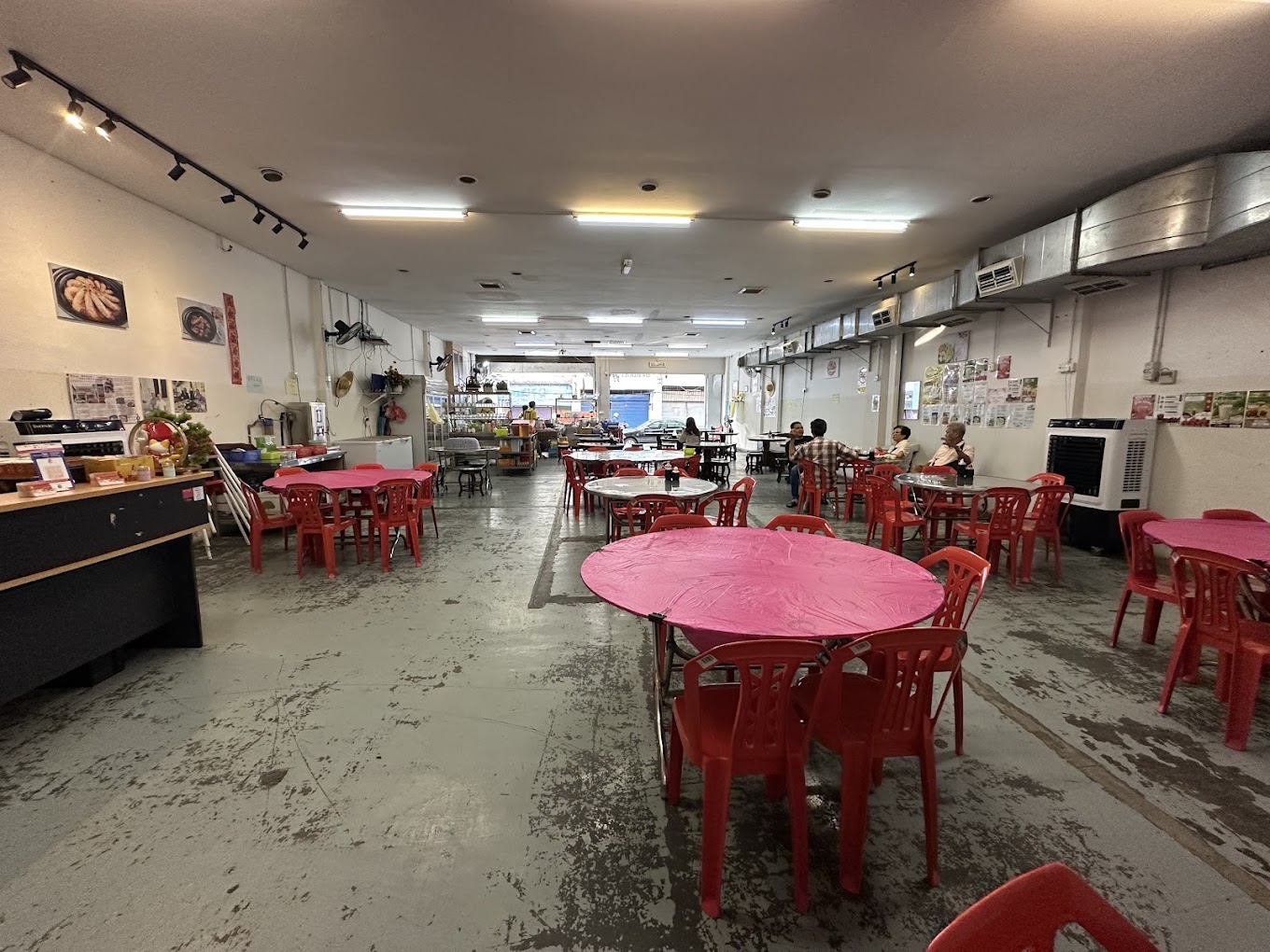 名扬祖传药膳肉骨茶 BENG YONG BAK KUT TEH RESTAURANT — Environment, Bukit Mertajam, Pulau Pinang