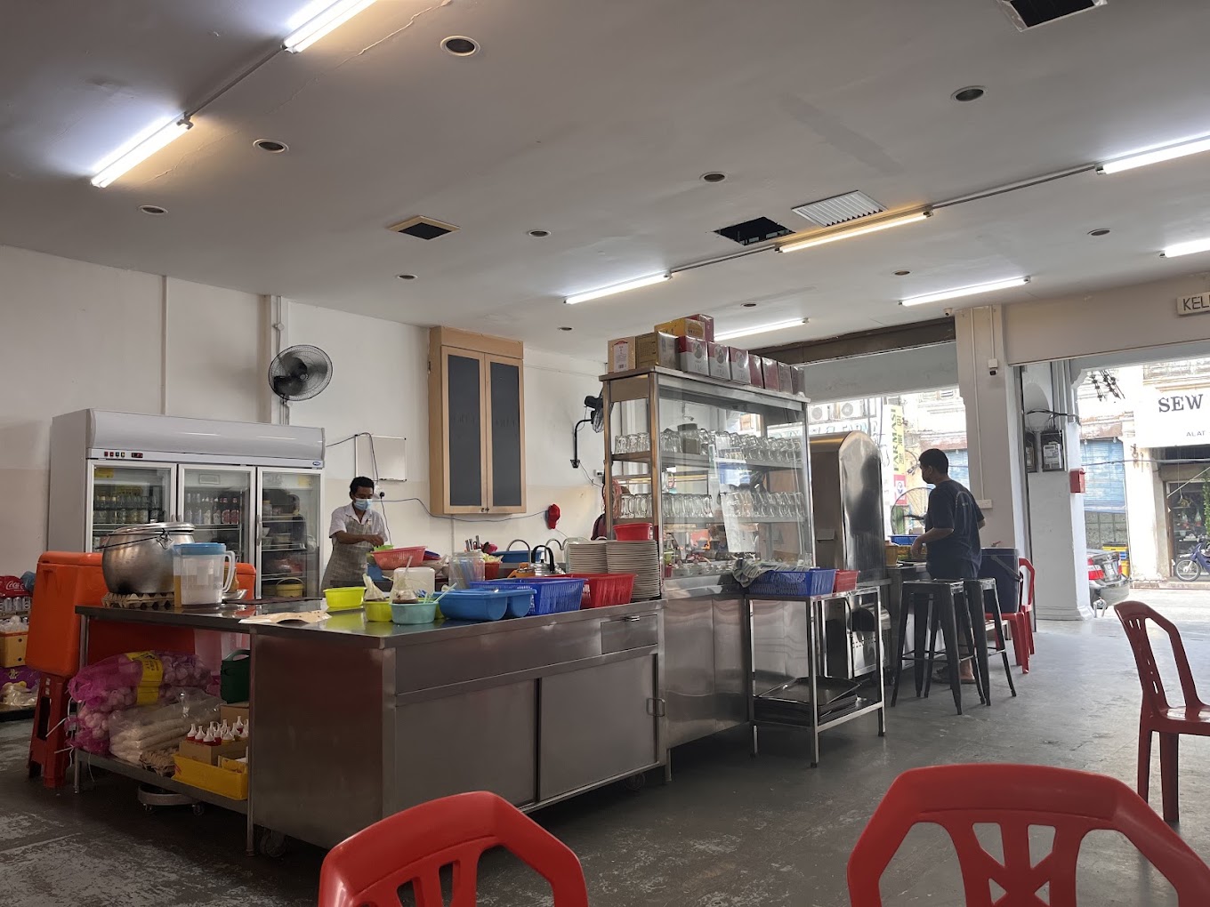 名扬祖传药膳肉骨茶 BENG YONG BAK KUT TEH RESTAURANT — Environment, Bukit Mertajam, Pulau Pinang