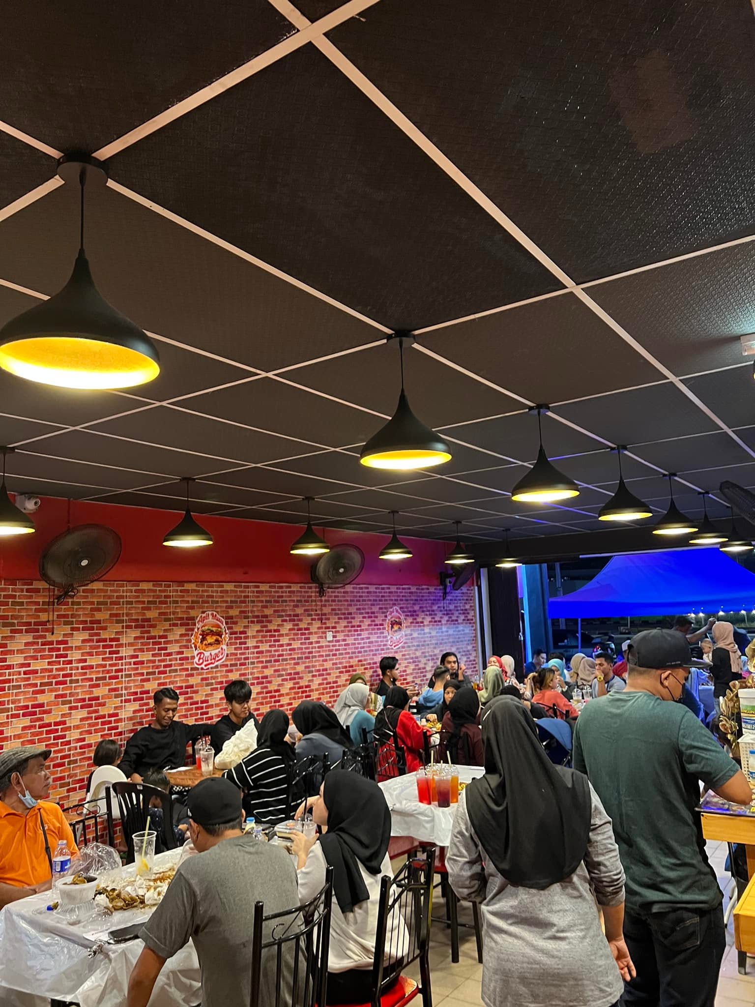 Burger Cheszyy Viral Apit MUU Yogaa — Environment, Bukit Mertajam, Pulau Pinang