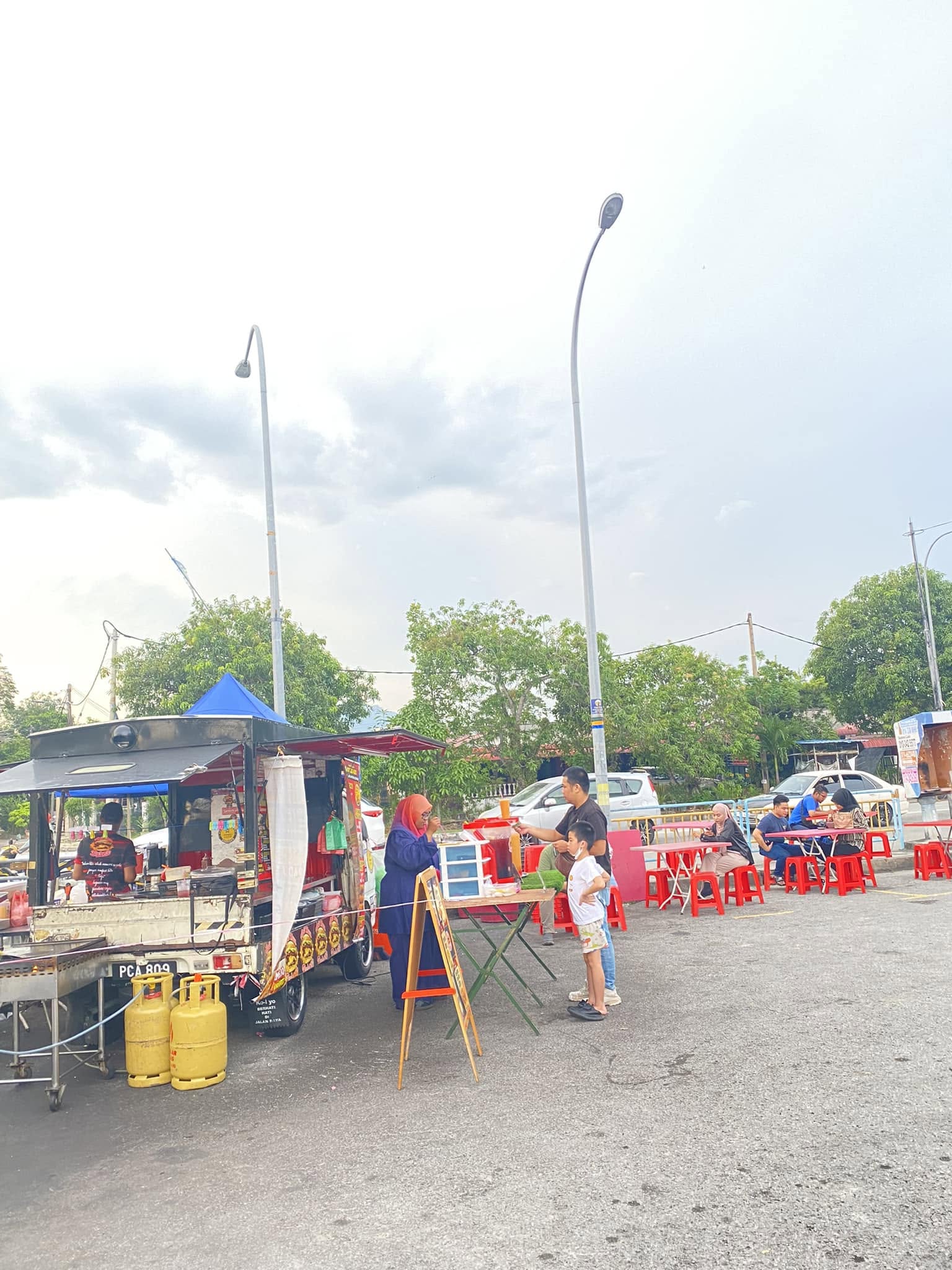 Burger Cheszyy Viral Apit MUU Yogaa — Environment, Bukit Mertajam, Pulau Pinang