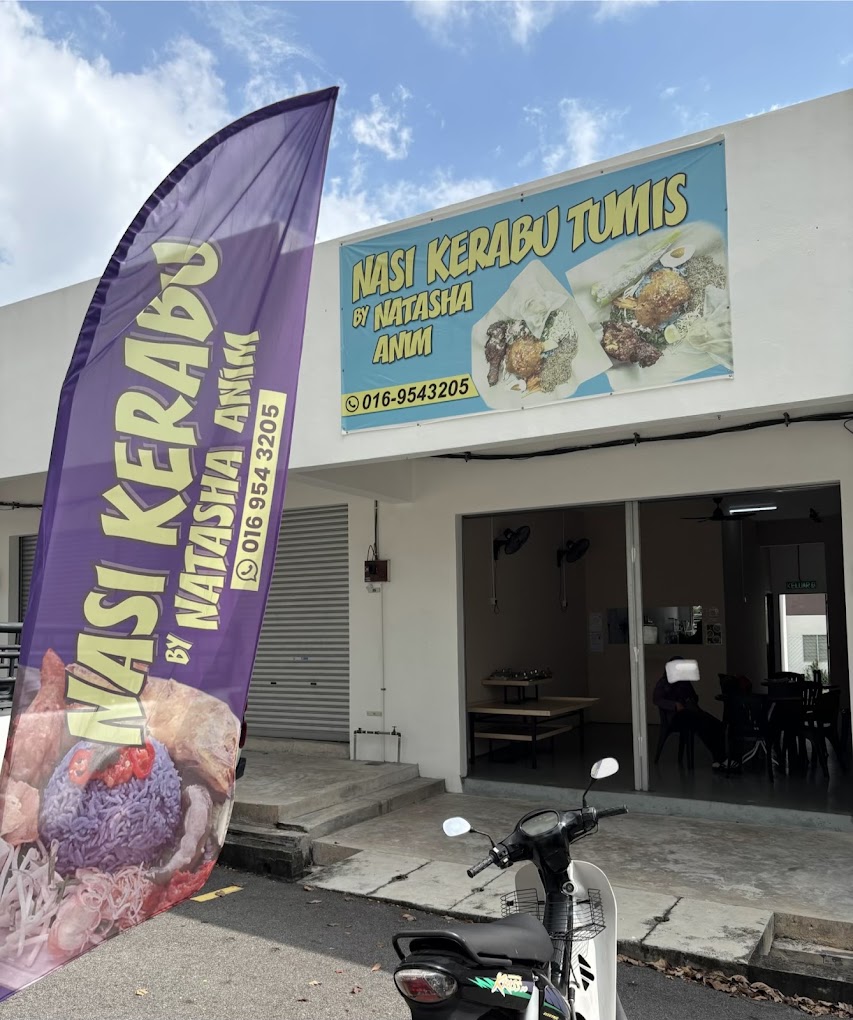 Nasi kerabu & roti titab by natasha anim