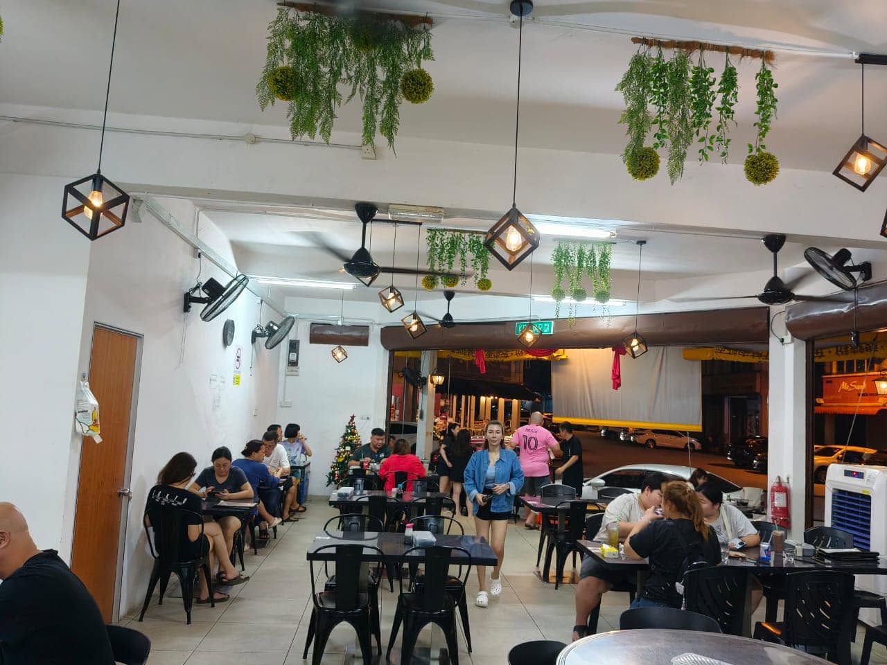 NT Li Kopitiam • 高渊利猪肉粉 — Environment, Bukit Mertajam, Pulau Pinang