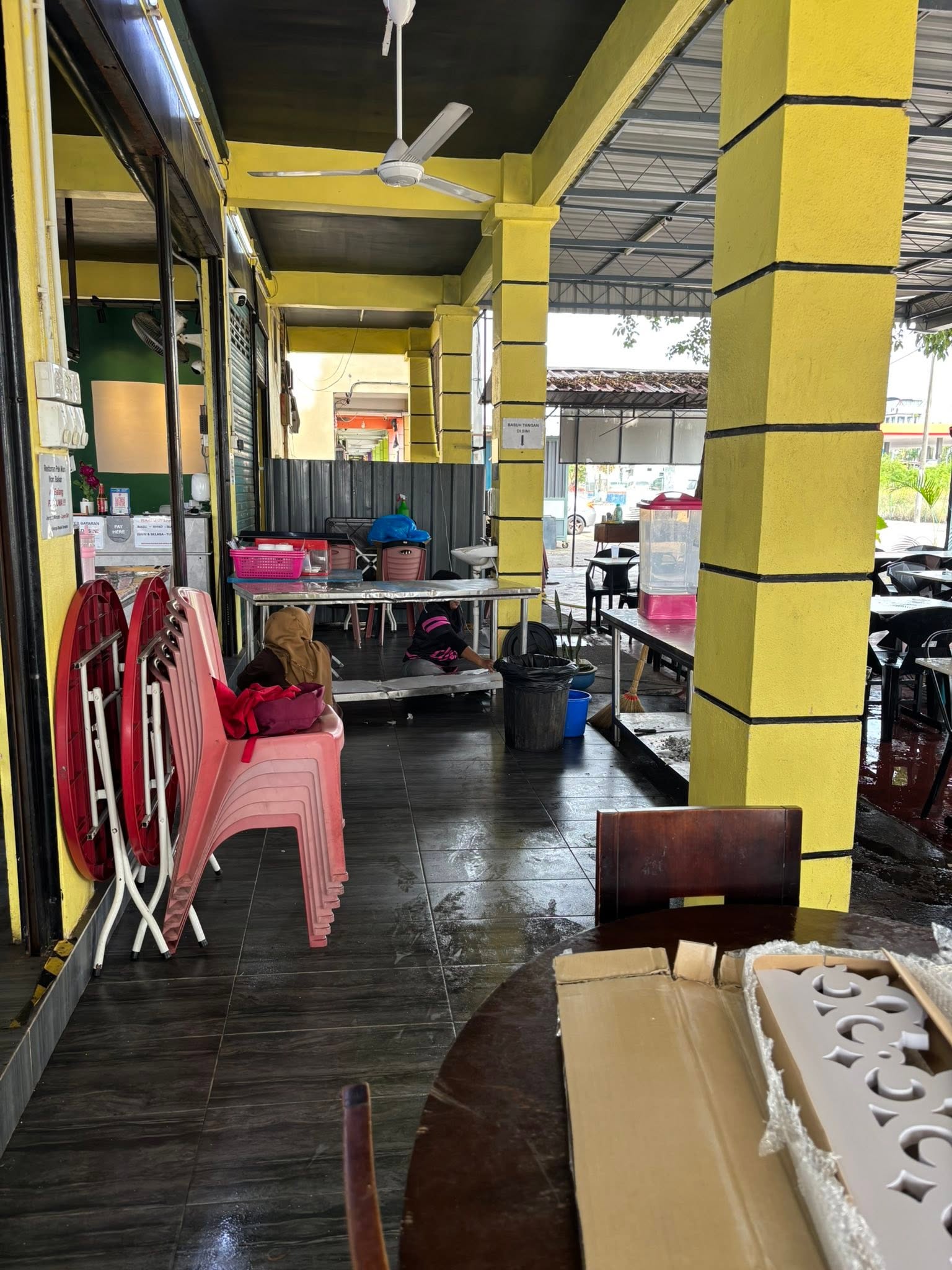 Restoran pak man kari kepala ikan — Environment, Kepala Batas, Pulau Pinang