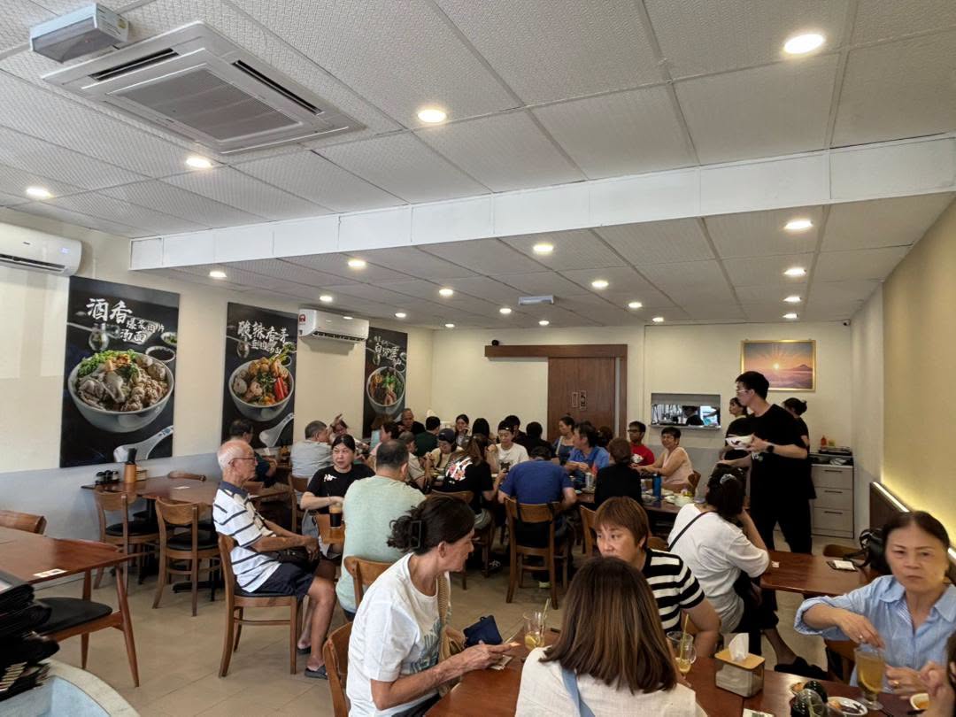 品味料理馆 Golden Taste Restaurant — Environment, Perai, Pulau Pinang
