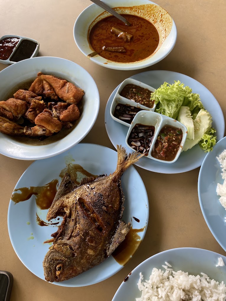 Wan Zai Bawal Goreng — Food, Permatang Pauh, Pulau Pinang