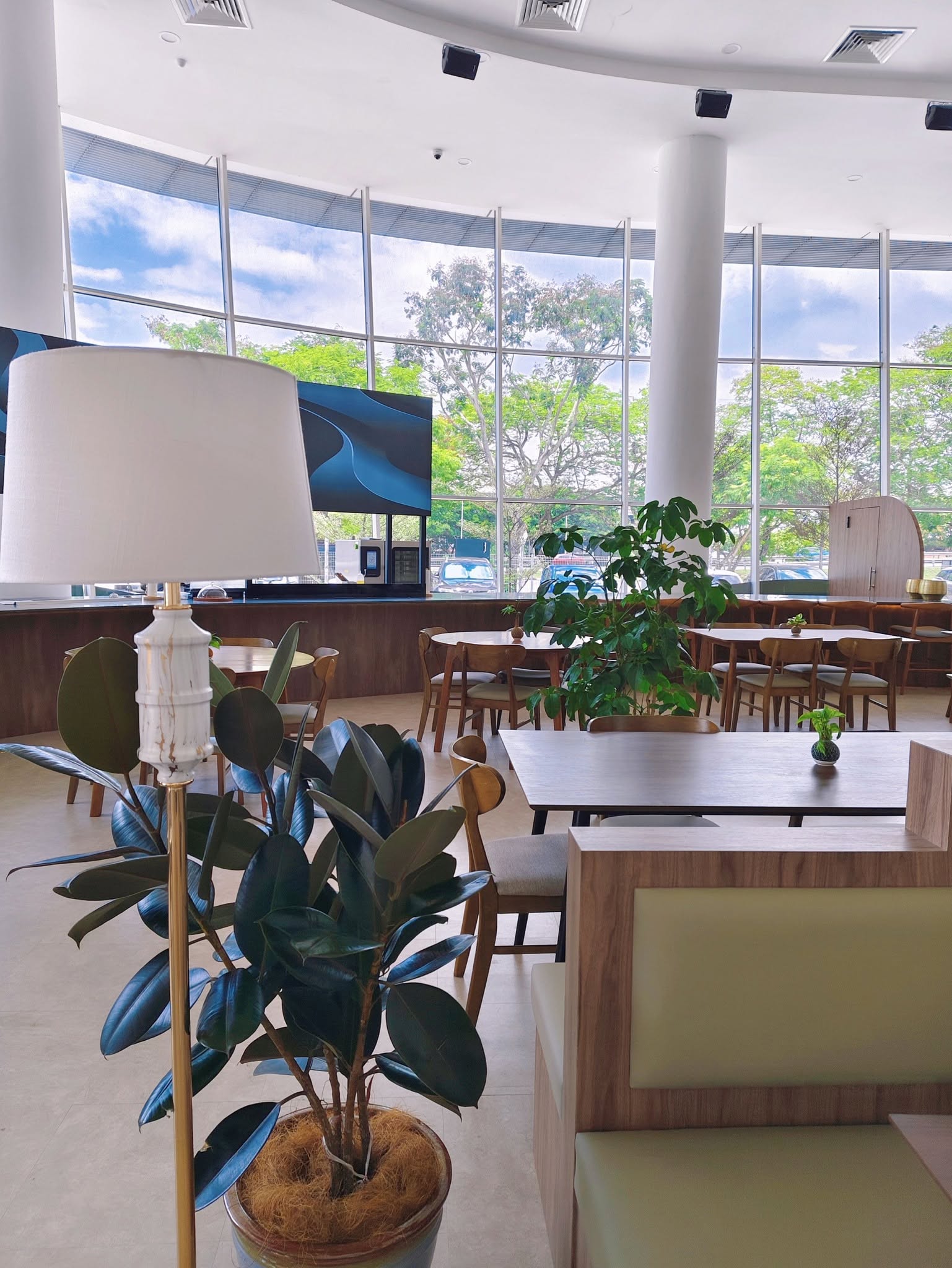 The Ordinary Restaurant — Environment, Seberang Jaya, Pulau Pinang