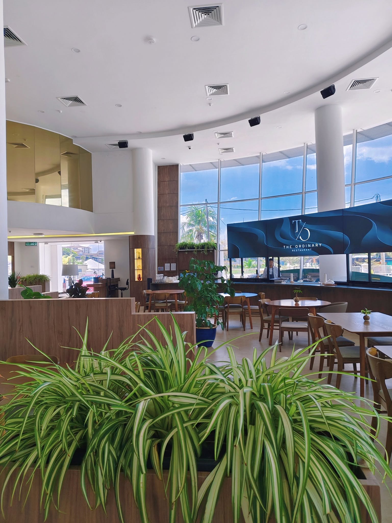 The Ordinary Restaurant — Environment, Seberang Jaya, Pulau Pinang