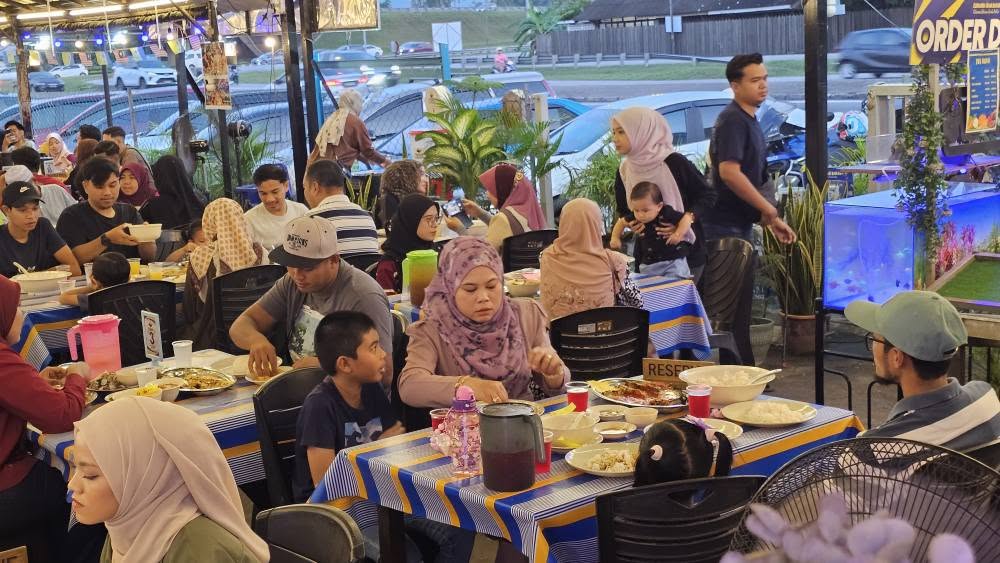 Adrianna Ikan Bakar @ Sg Dua Butterworth — Environment, Butterworth, Pulau Pinang