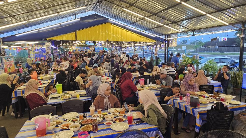 Adrianna Ikan Bakar @ Sg Dua Butterworth — Environment, Butterworth, Pulau Pinang