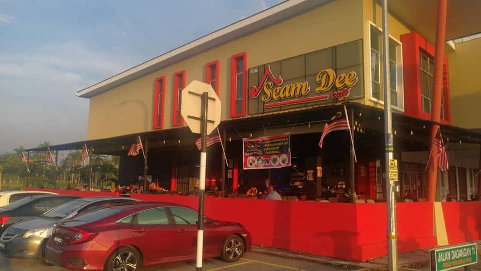 Seam Dee Cafe — Environment, Kepala Batas, Pulau Pinang