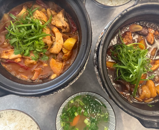 Wu Ji Restaurant/ 伍季砂锅黄焖鸡 — Food, Butterworth, Pulau Pinang