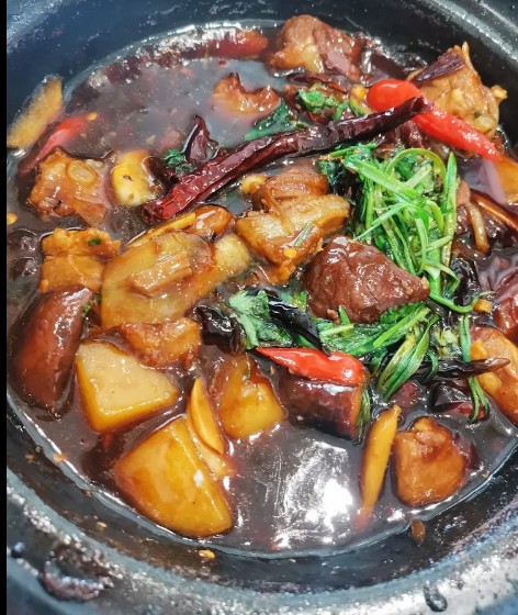 Wu Ji Restaurant/ 伍季砂锅黄焖鸡 — Food, Butterworth, Pulau Pinang