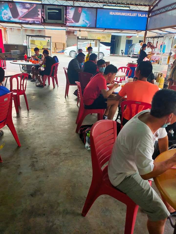 万师傅家乡烧腊饭Master Ban Hometown Roasted Rice — Environment, Kepala Batas, Pulau Pinang