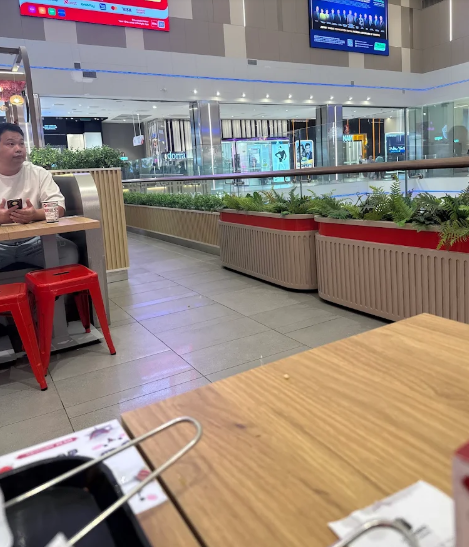 4Fingers Crispy Chicken @ Sunway Carnival Mall — Environment, Seberang Jaya, Pulau Pinang