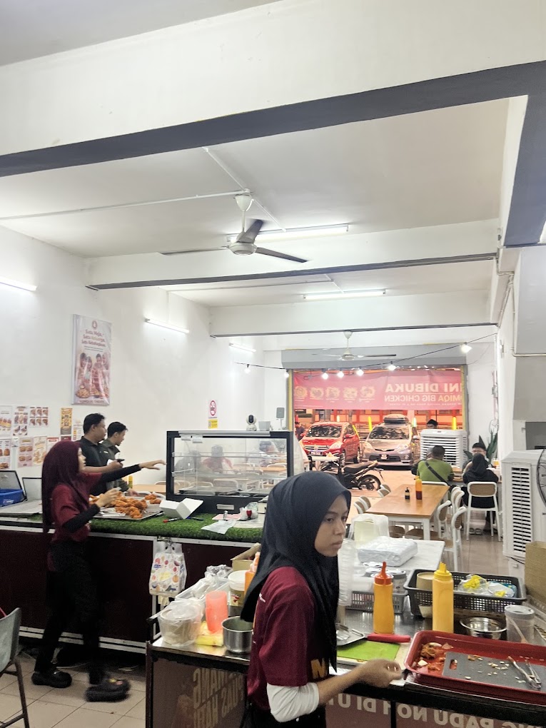 MOMIQA BIG CHCIKEN KEPALA BATAS PENANG — Environment, Kepala Batas, Pulau Pinang